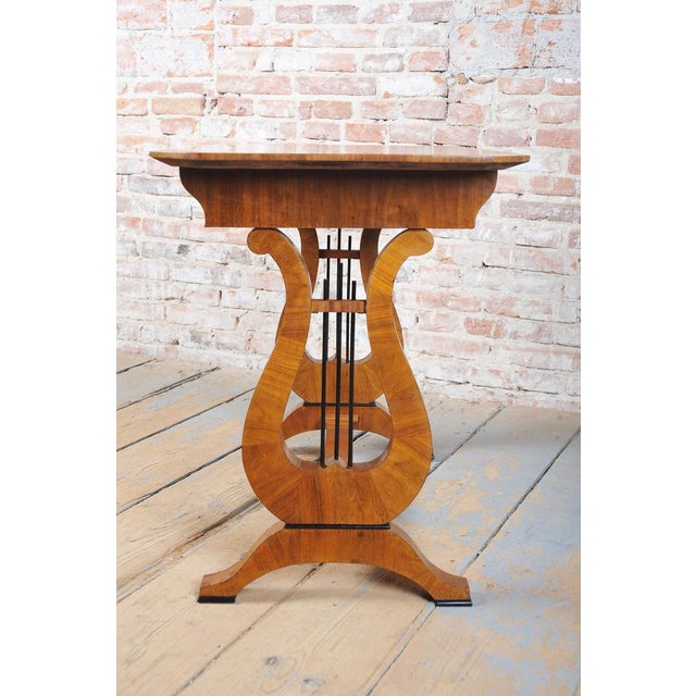 Brown Biedermeier Writing Desk in Walnut, Austria, 1820s For Sale - Image 8 of 14
