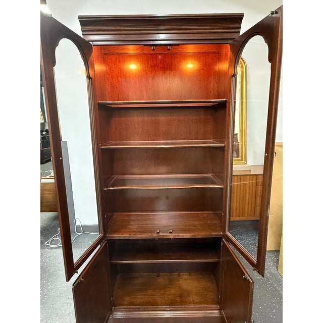 Vintage Ethan Allen Georgian Court Display Cabinet For Sale In Baton Rouge - Image 6 of 11