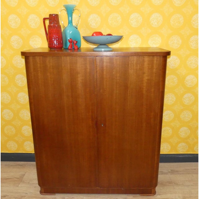Solid, practical furniture Spacious linen cabinet, Original 1950s design Super practical with four shelves and two...