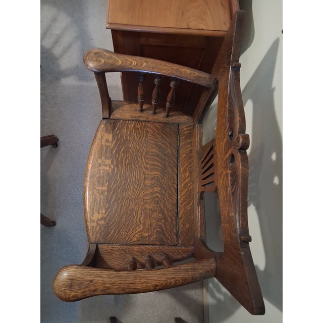 Late 19th Century American Quarter-Sawn Golden Oak Gothic Revival Throne Chair With Storage For Sale - Image 4 of 9