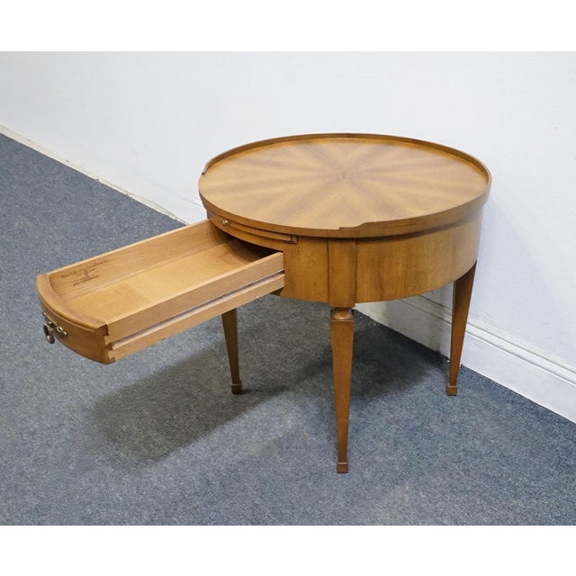 John Widdicomb / William a Berkey Traditional Federal Style Sunburst Mahogany 23" Round Accent End Table 7788 For Sale - Image 9 of 15