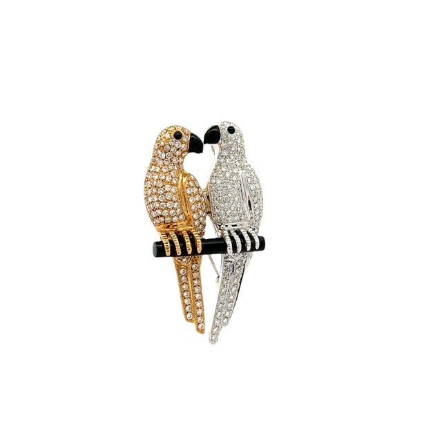 Contemporary Diamond Onyx 18k Gold Two-Tone Lovebirds Pendant-Brooch For Sale - Image 3 of 6