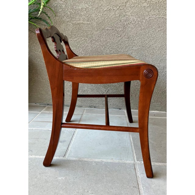 1940s Circa 1940 Duncan Phyfe-Style Scroll Splat Low Back Petite Window / Entryway Bench For Sale - Image 5 of 18