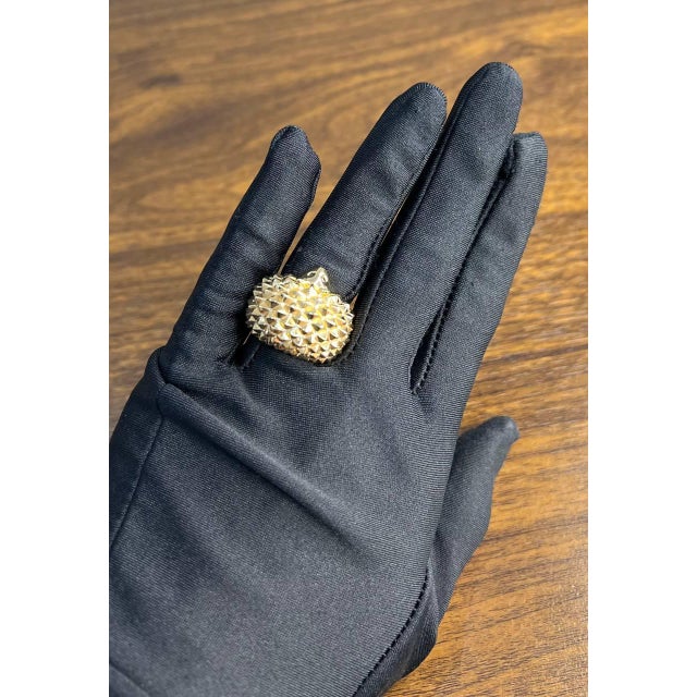 Hedgehog Spikey Emerald Eyes 18k Gold Statement Unique Cute Animal Ring, Size 6 For Sale - Image 15 of 15