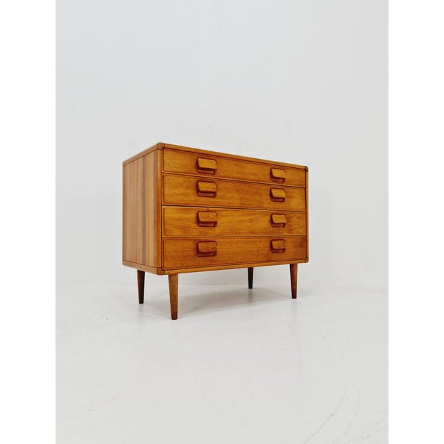 Mid century Danish Solid teak Sideboard / chest of drawers by Cado 1960s Dimensions: 46 D x 94 W x 77 H cm It is in...
