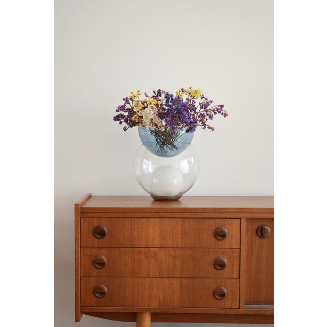 Splendid Giova lamp designed by Gae Aulenti in 1964 for Fontana Arte, the famous Italian lighting design house. It has the...