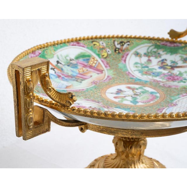 Antique Napoleon III Centerpiece in Gilded Bronze and Imari Porcelain, Late 19th Century For Sale - Image 3 of 5