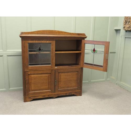 Arts and Crafts Bookcase in Oak and Stained Glass, 1880 For Sale - Image 3 of 8