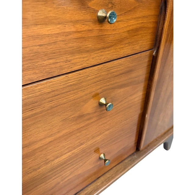 Mid-Century Modern Kent Coffey Insignia 9-Drawer Walnut Dresser For Sale - Image 11 of 12