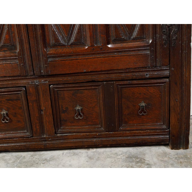 English 1800s Wooden Court Cupboard with Doors, Drawers and Diamond Motifs For Sale - Image 4 of 12