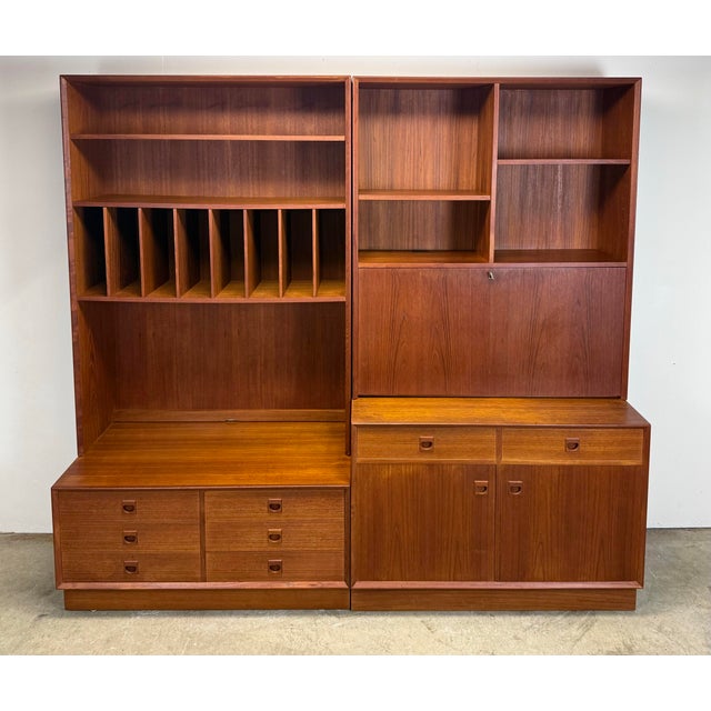 MCM Danish Modern Teak Bookcase Wall Unit by Erik Brouer for Brouer Mobelfabrik For Sale - Image 11 of 12