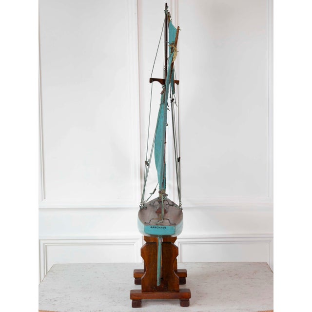 English English 20th Century 'Kangaroo' Carved Wood Gaff Cutter Pond Yacht For Sale - Image 3 of 13
