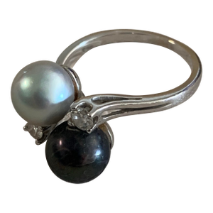 Antique 14k White Gold Ring With Freshwater Pearls and Diamond Accents, Size 6.5