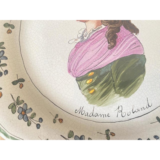 Plates in French Pink and Green Faïence, 20th Century, Set of 2 For Sale - Image 10 of 15