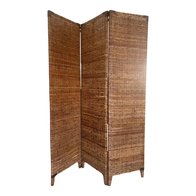 Vintage Rattan 3 Panel Honey Brown Folding Screen or Room Divider, Metal Corners For Sale