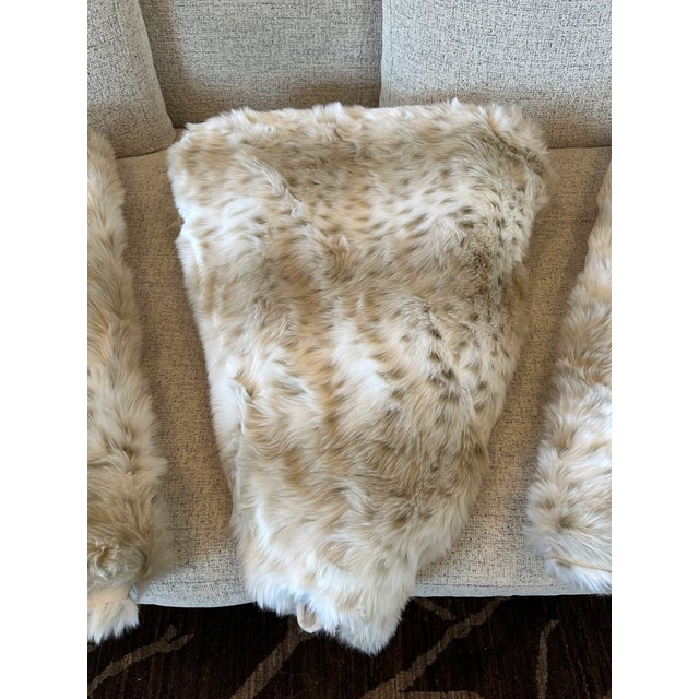 Pottery Barn Luxe Faux Lynx Fur Christmas Tree Skirts in White, Antique White & Taupe For Sale - Image 4 of 12