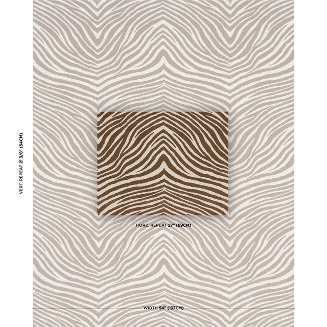 A classic animal pattern screen-printed on low-pile cotton velvet, Blixen is a fabulously versatile medium-scale fabric...