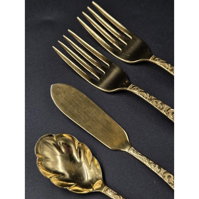 Vintage 1950s International Silver Co. "Americana Golden Heritage" Flatware - 21-Piece Collection For Sale - Image 12 of 18