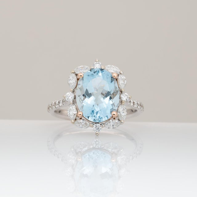 3.2Ct Aquamarine Ring With Natural Diamonds Accents: Solid 14k Dual Gold, Size 6.75 For Sale - Image 4 of 8