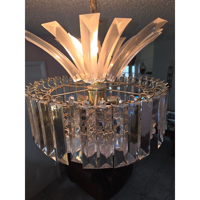 Mid-Century Modern 1970s 8 Tier Lucite Peacock Wedding Cake Chandelier Mid Century Modern Regency Brass For Sale - Image 3 of 5
