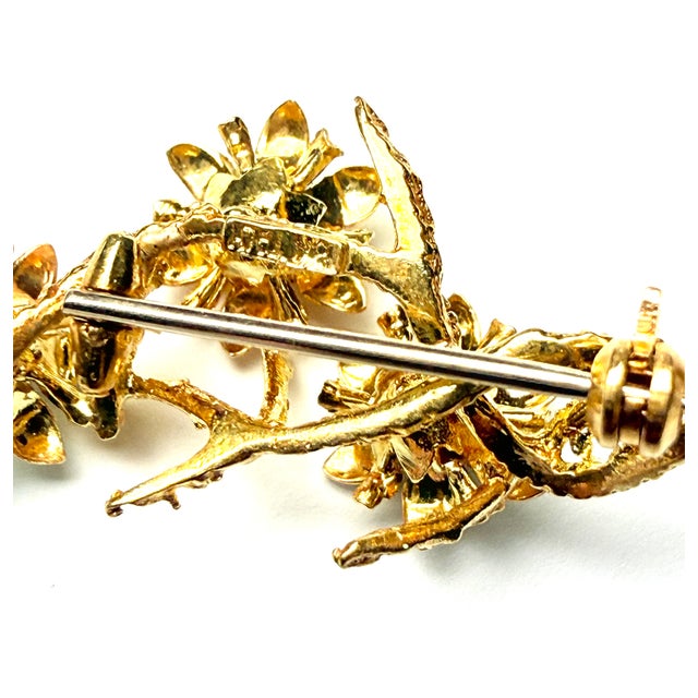 1970s 18k Yellow Gold Italian Floral Brooch With Enamel Leaves & Rubies For Sale - Image 12 of 13