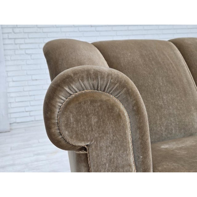 Danish 3-Seater Sofa in Green Velour with Oak Legs, 1960s For Sale - Image 4 of 18