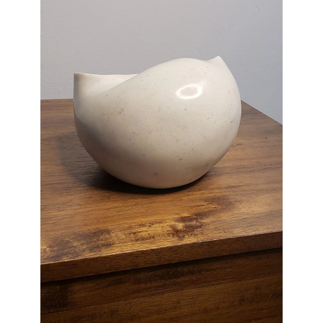 1980s Vintage 80's Modernist Design Decorative Biomorphic Nautilus Bowl. Signed For Sale - Image 5 of 12