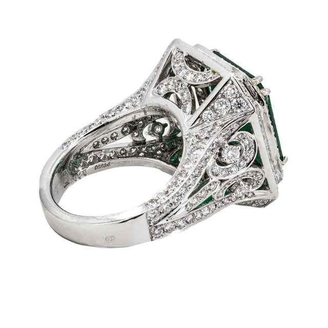 Contemporary Late 20th Century 6.81 Carat Colombian Emerald Ring, Size 5 For Sale - Image 3 of 5