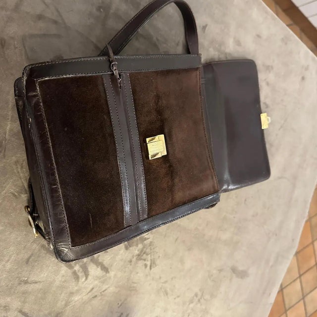 1970s Iconic Gucci Men's Bag For Sale - Image 9 of 12