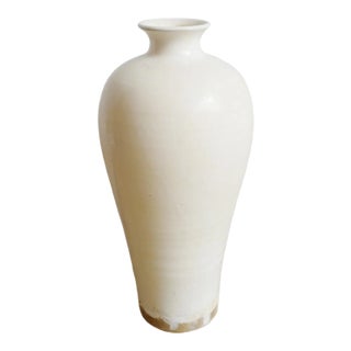 Farmhouse Vintage White Milk Pottery Vase For Sale