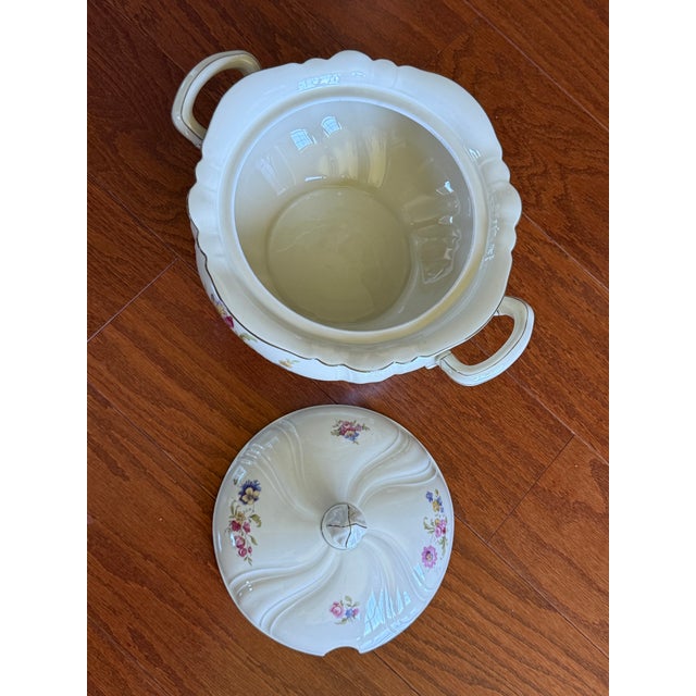 Rare Rosenthal Elfenbein Viktoria Lombul Cream Colored Soup Tureen Kronach Germany Vintage from the 1940s Materials:...