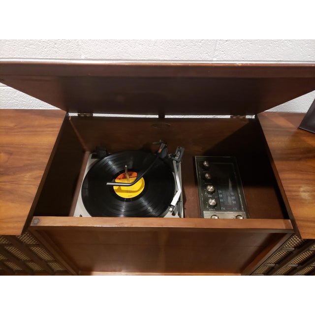 1950s Vintage Sears Roebuck & Co. Silvertone Phonograph Radio Console