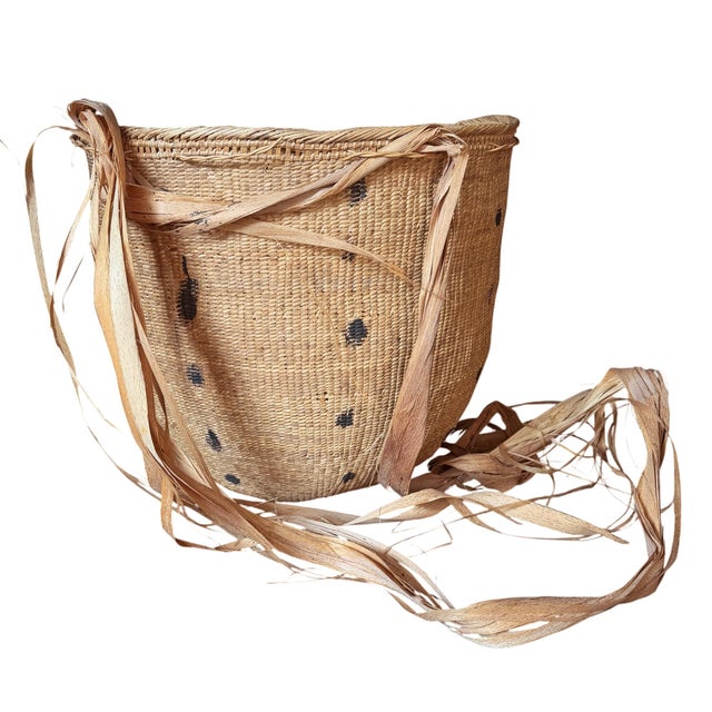 Mid 20th Century Yanomami Gathering Basket With Head Strap For Sale - Image 5 of 12