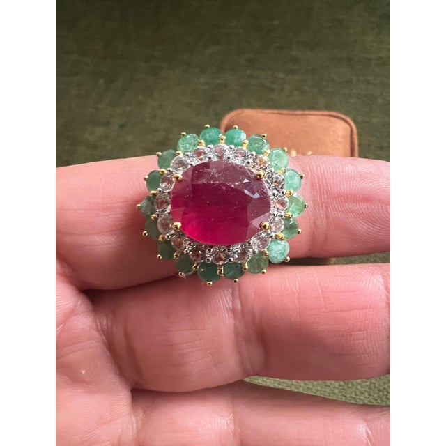 Bochic "Orient" Vintage Emerald, Ruby & Diamond Ring Set In 18K Gold & Silver For Sale - Image 11 of 18