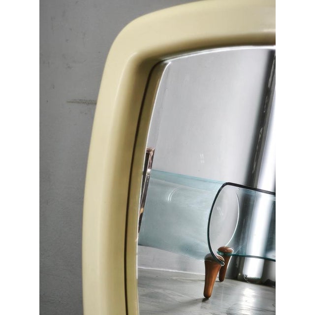 1970s Italian Space Age Square Cream Plastic Wall Mirror, 1970s For Sale - Image 5 of 9