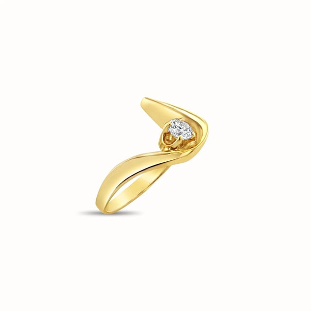 Contemporary Musical Note Diamond Ring .25cttw 14k Yellow Gold, Size 5 For Sale - Image 3 of 5