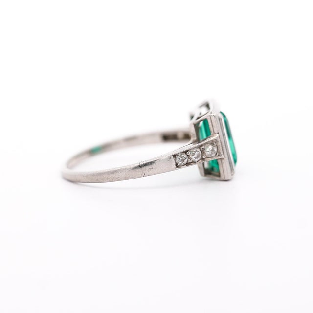 Art Deco 1.58 Carat No Oil Colombian Emerald & Diamond 3 Stone Platinum Ring For Sale - Image 11 of 15