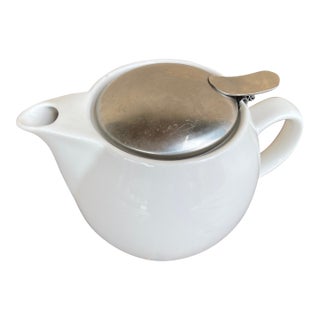 Contemporary Japan Bee House 12oz Round White Teapot With Metal Lid & Infuser For Sale