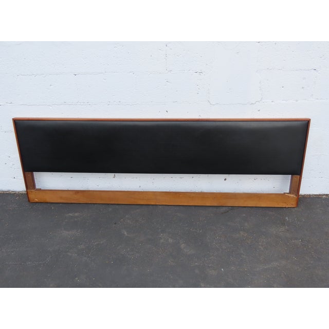Knoll Mid Century Modern King Size Upholstered Headboard 6598 For Sale - Image 12 of 17