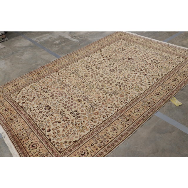 Hand-knotted in wool, this vintage 6x10 Kayseri rug originating from Turkey is the newest addition to Rug and Kilim’s...