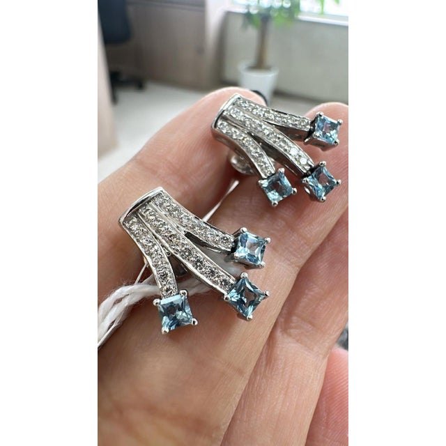 2020s Set in 18k White Gold, 1.82 Carats, Natural Aquamarine & Diamonds Stud Earrings, Pair For Sale - Image 5 of 9