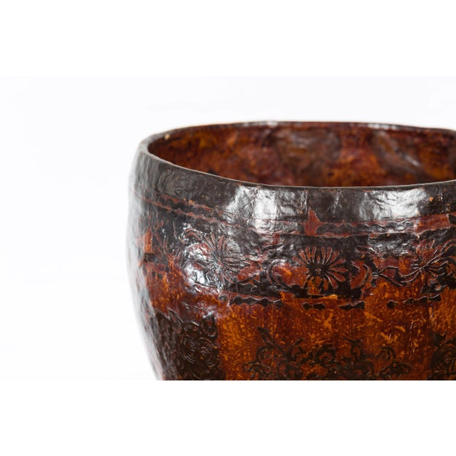 Thai Vintage Brown and Black Papier Mâché Basket with Floral Friezes For Sale - Image 10 of 13