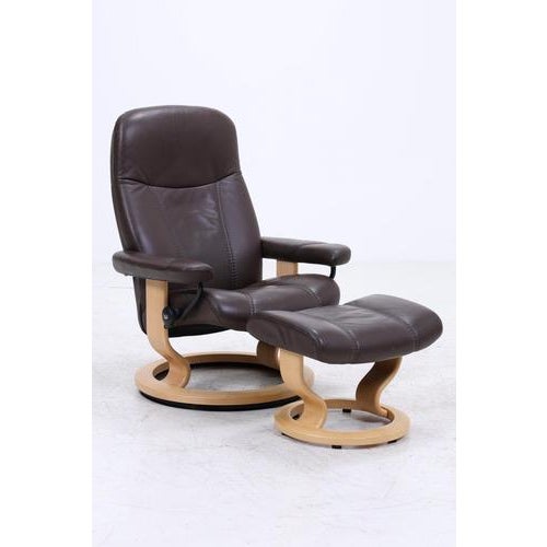 Set of Consul Recliner with Ottoman in Leather from Stressless For Sale - Image 5 of 18