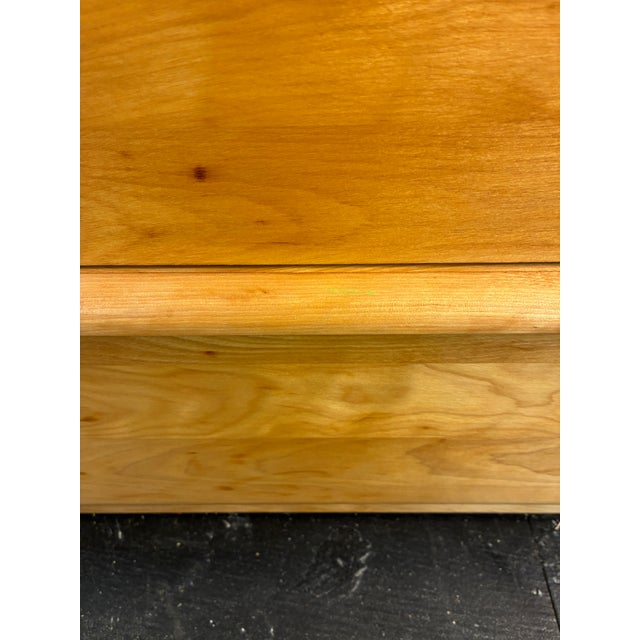 Vintage Heywood Wakefield Champagne Solid Birch 5 Drawer Highboy Dresser For Sale - Image 14 of 16