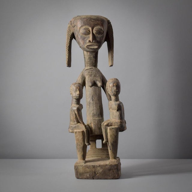 Early 20th Century Baule Seated Female Figure With Children Côte d'Ivoire For Sale In Denver - Image 6 of 15