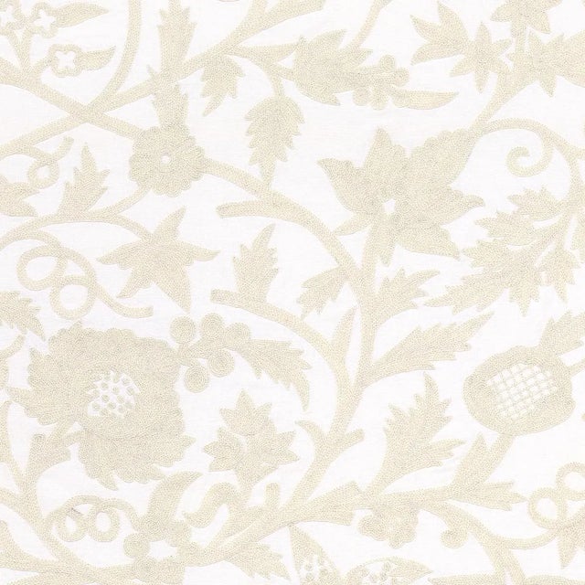 Sample - Schumacher Sissinghurst Crewel Fabric in Ivory For Sale