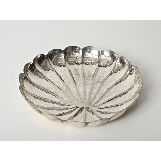 Gold Large Handmade Hammered Silver Centerpiece Bowl attributed to Renzo Cassetti, Italy, 1970s For Sale - Image 8 of 14