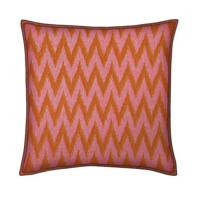 Give your interior, terrace or balcony a boost with cushion Yoko & Rosita. The combination of two unique prints, allows...