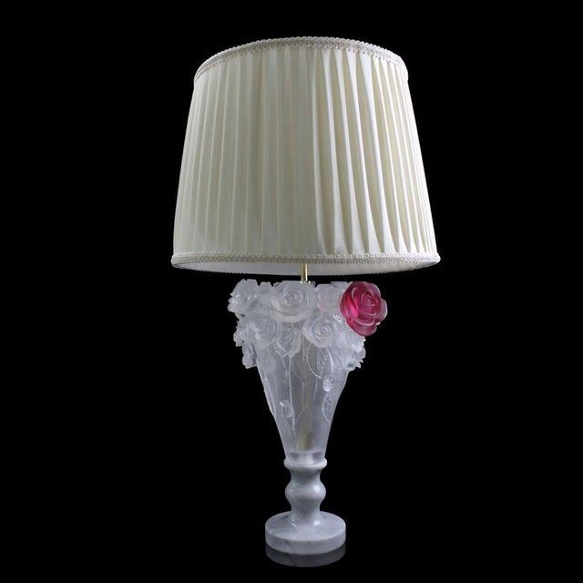 Chang'e LIULI Rose Table Lamp More than a material or creative medium, LIULI is the embodiment of culture, spirit and...