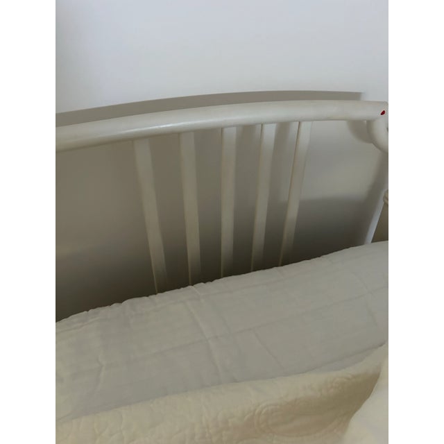 1900 - 1909 1900s Set of 2 Vintage Painted Iron Beds For Sale - Image 5 of 10